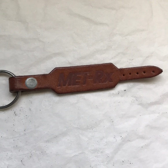 MET-RX tan leather weightlifting belt keychain - Picture 4 of 7